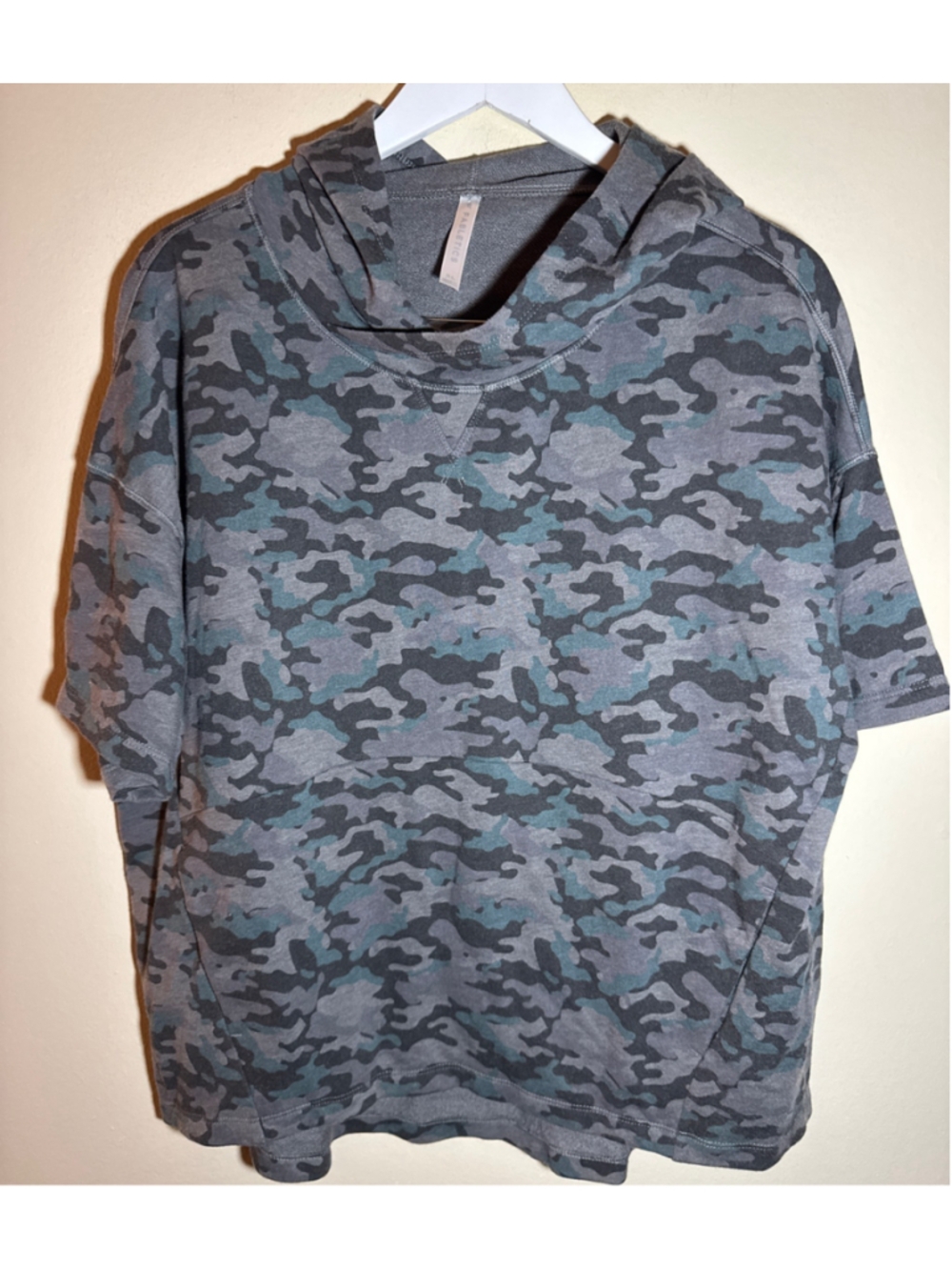 Women's Fabletics Camo Hoodie Sweatshirt XL